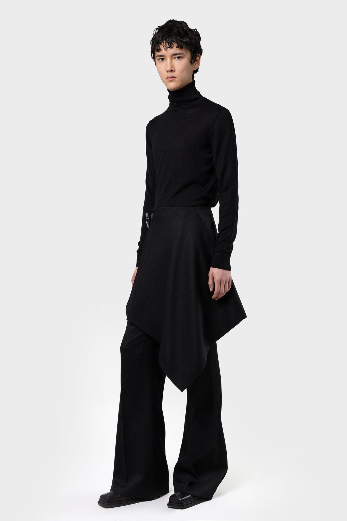 ASYMETRICAL SKIRT