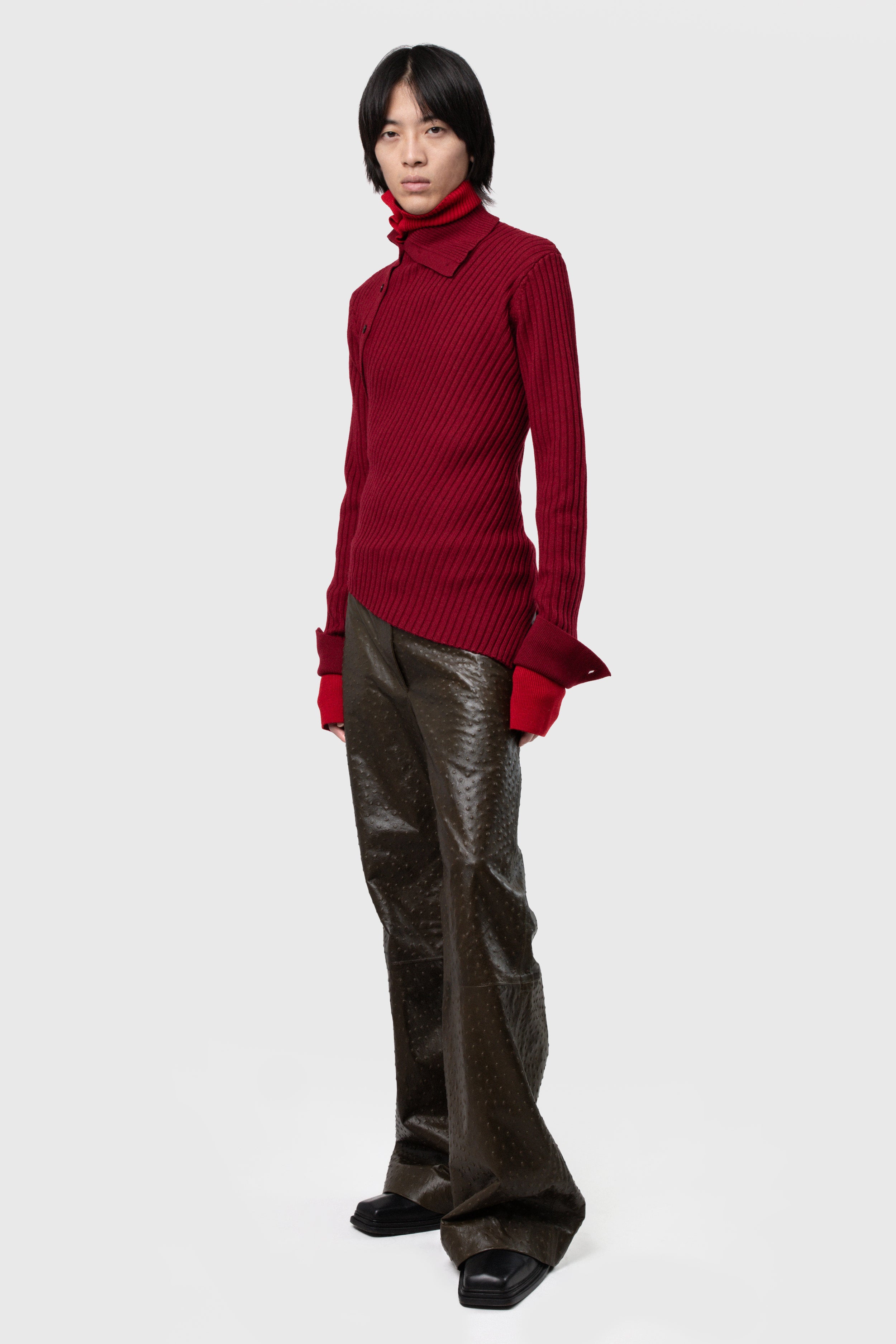 ASYMETRICAL TURTLE NECK
