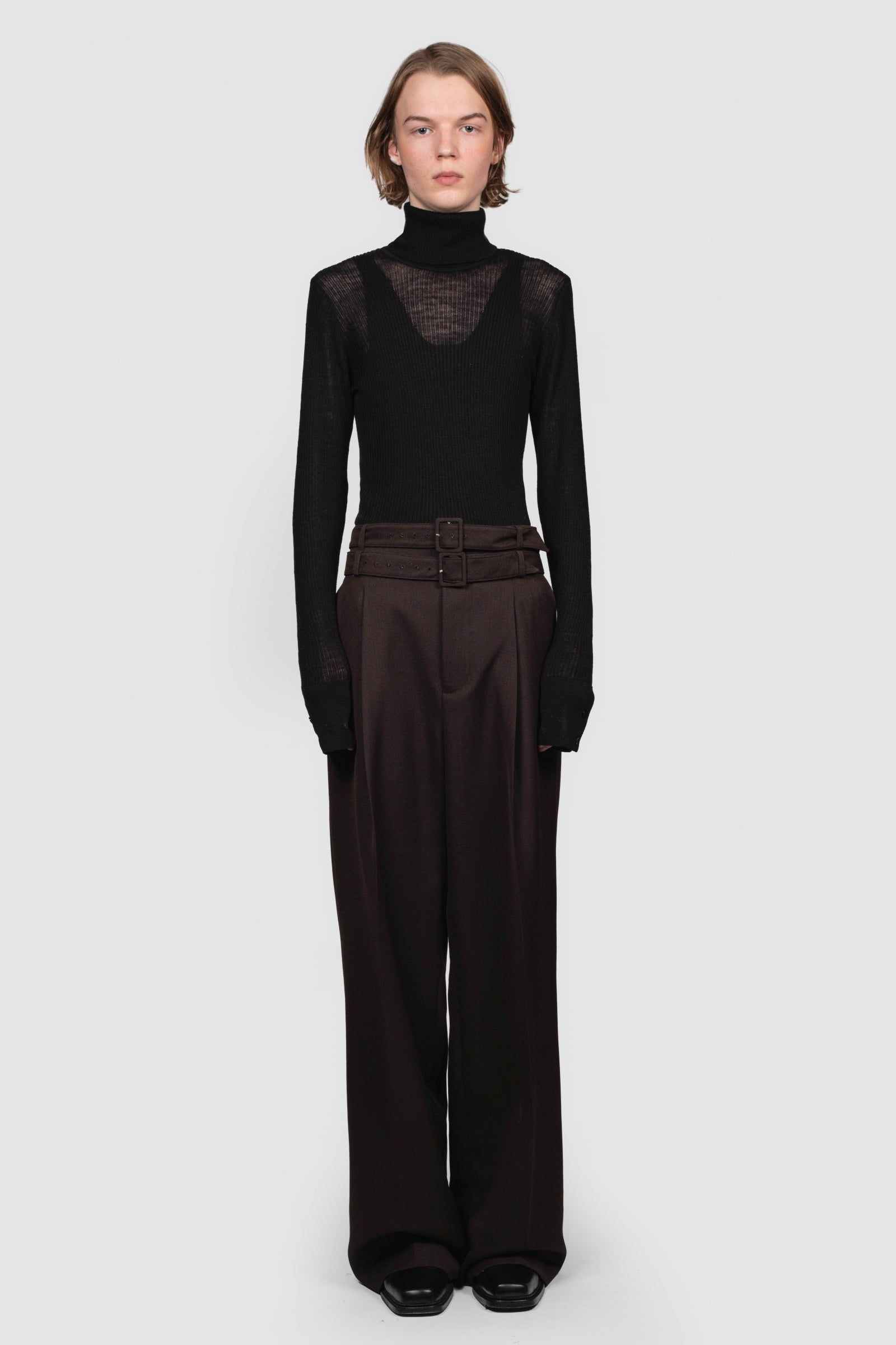 FITTED TURTLENECK