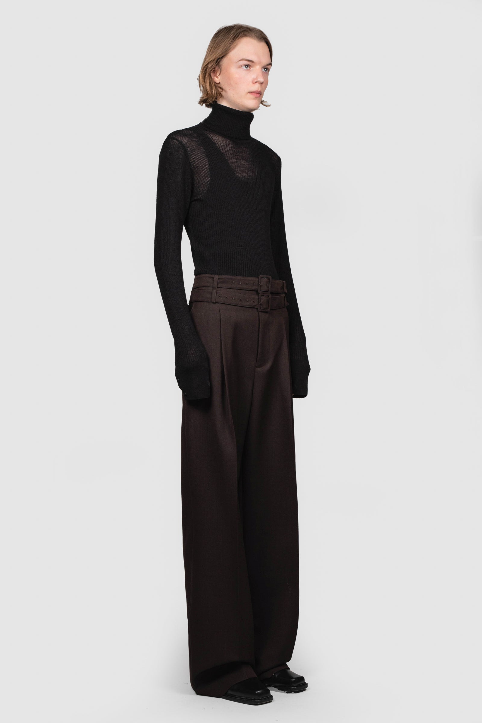 FITTED TURTLENECK