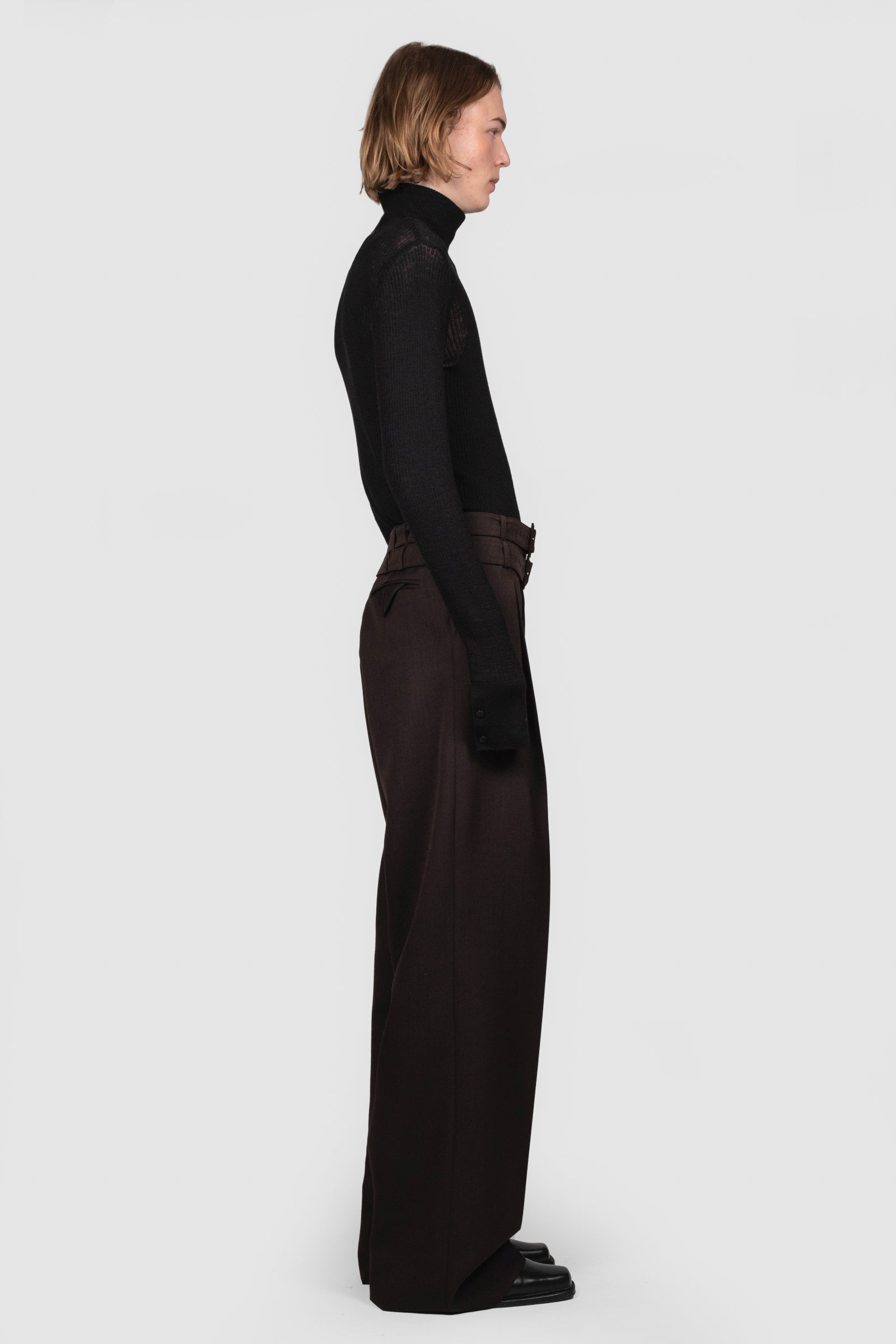 FITTED TURTLENECK