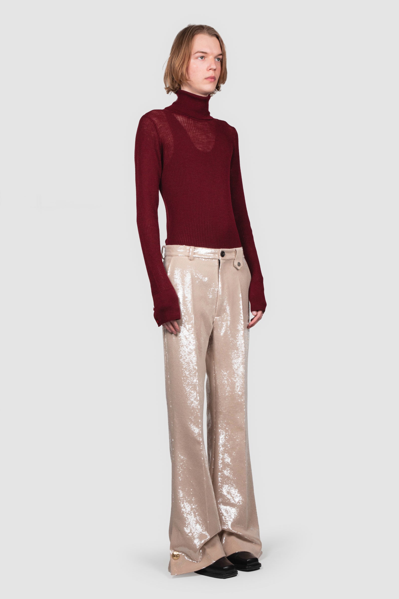 FITTED TURTLENECK