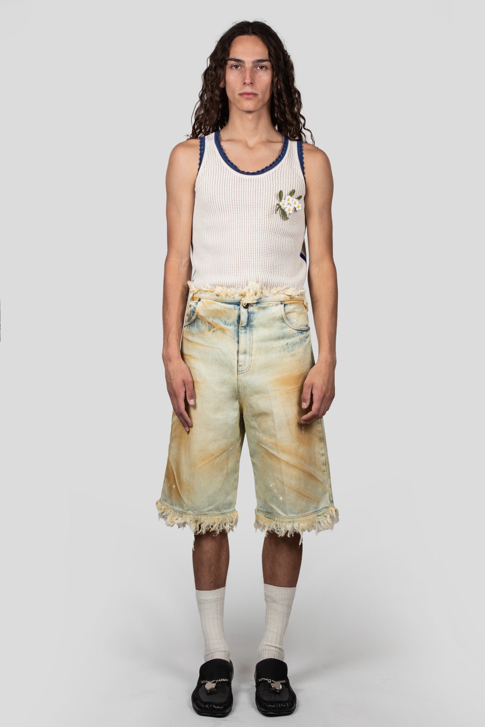 RAW EDGES DENIM SHORT