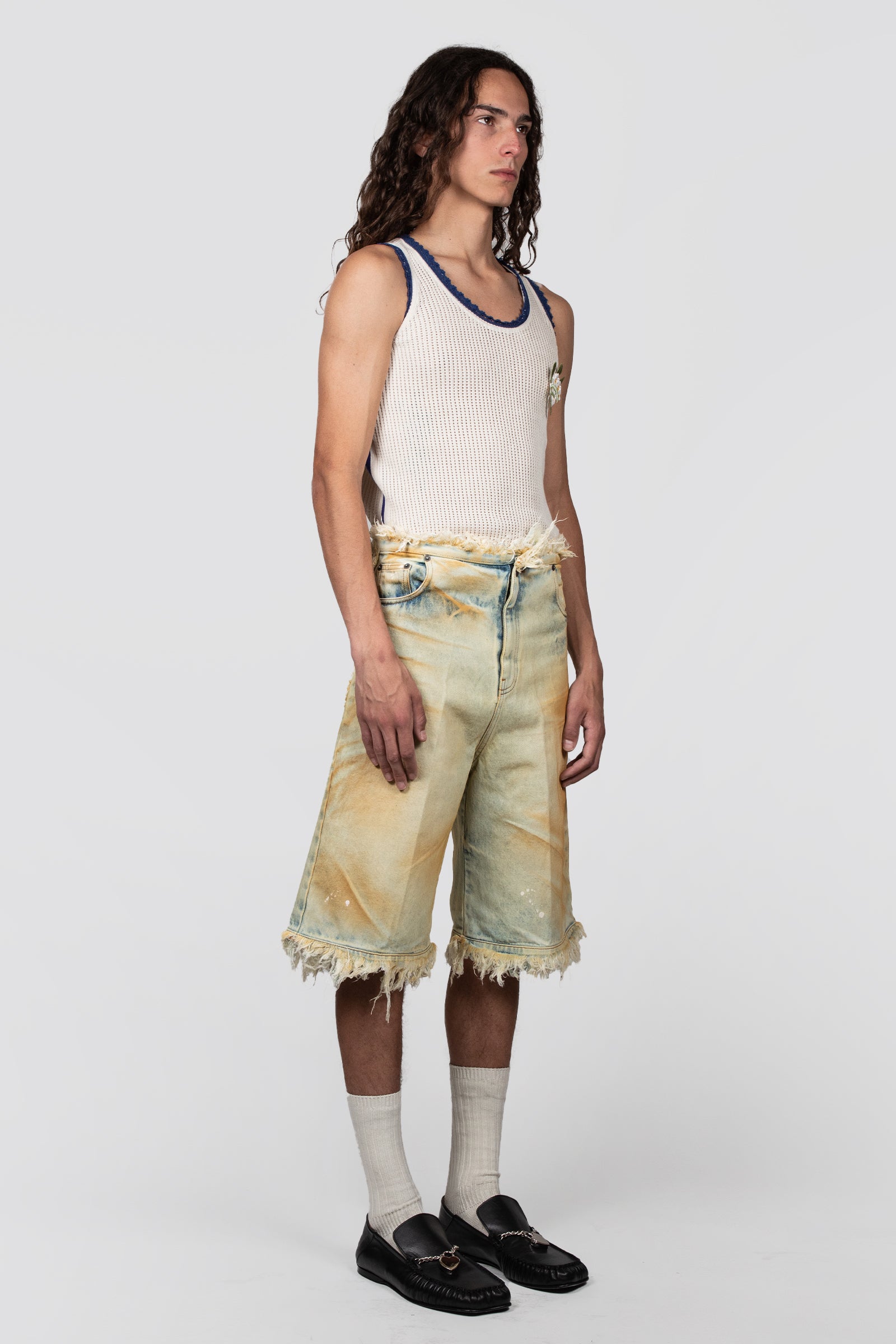 RAW EDGES DENIM SHORT