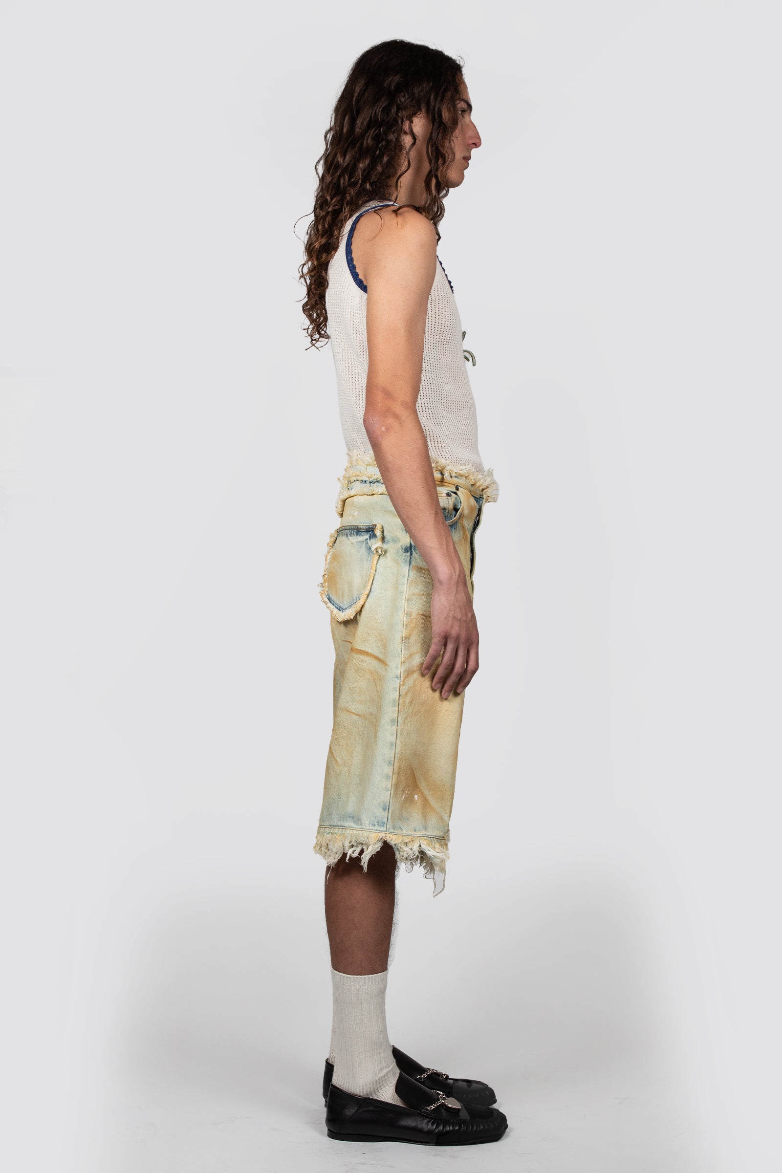 RAW EDGES DENIM SHORT
