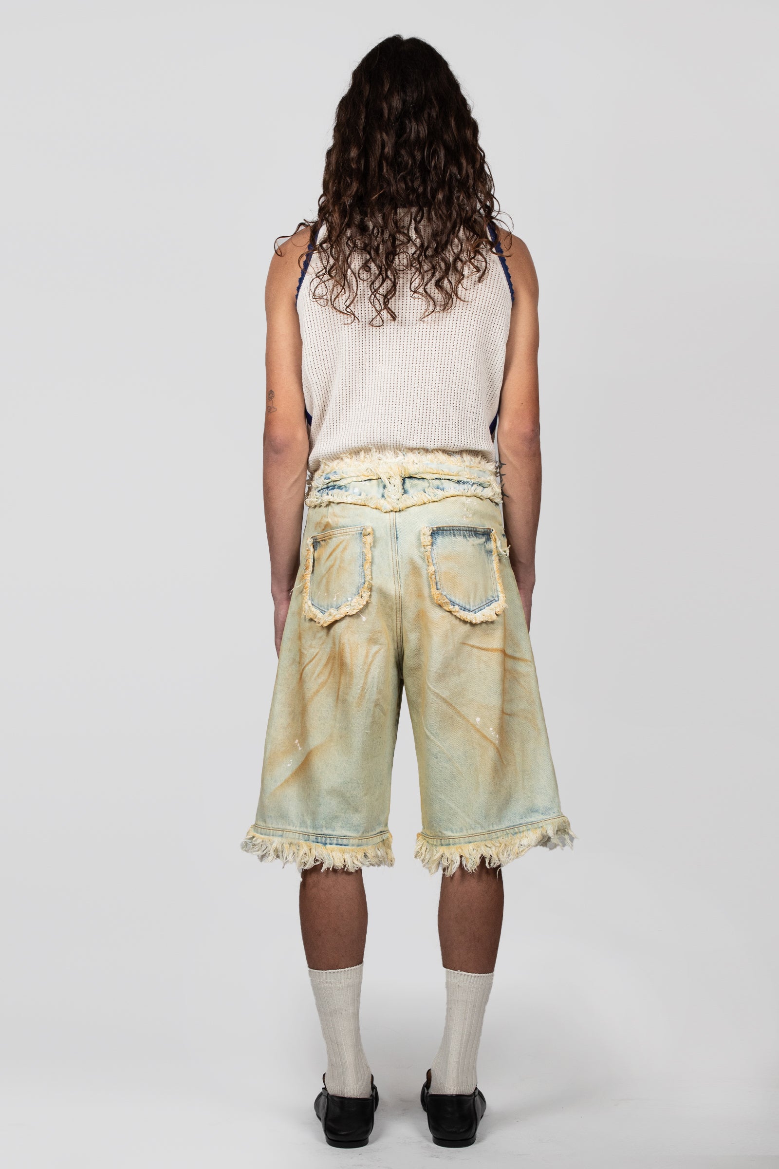 RAW EDGES DENIM SHORT